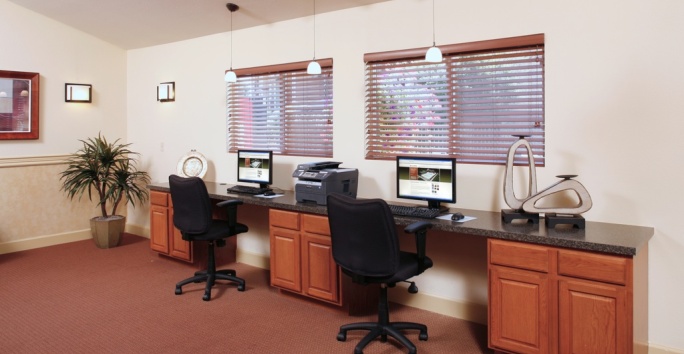 Slideshow image: Cypress Point Apartments Internet Lounge Photo