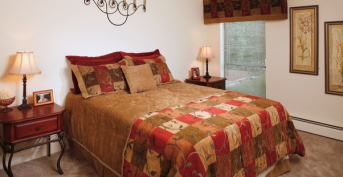 Slideshow image: Peachtree Apartments Bedroom Photo