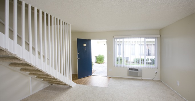Photo slideshow: Villa Pacific Living Room Photo