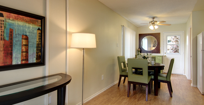 Photo slideshow: Villa Pacific Entry Way