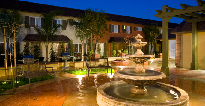 Rent Apartments in Tustin, CA - Tustin Parc Apartments
